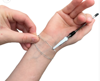 Bracelet Fastener Helper. Quick & Easy Jewelry Tool